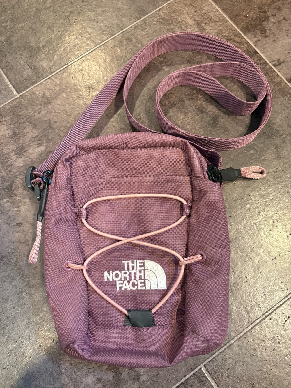 The North Face Jester Crossbody Bag Hiking Adjustable Strap Gorpcore Outdoors